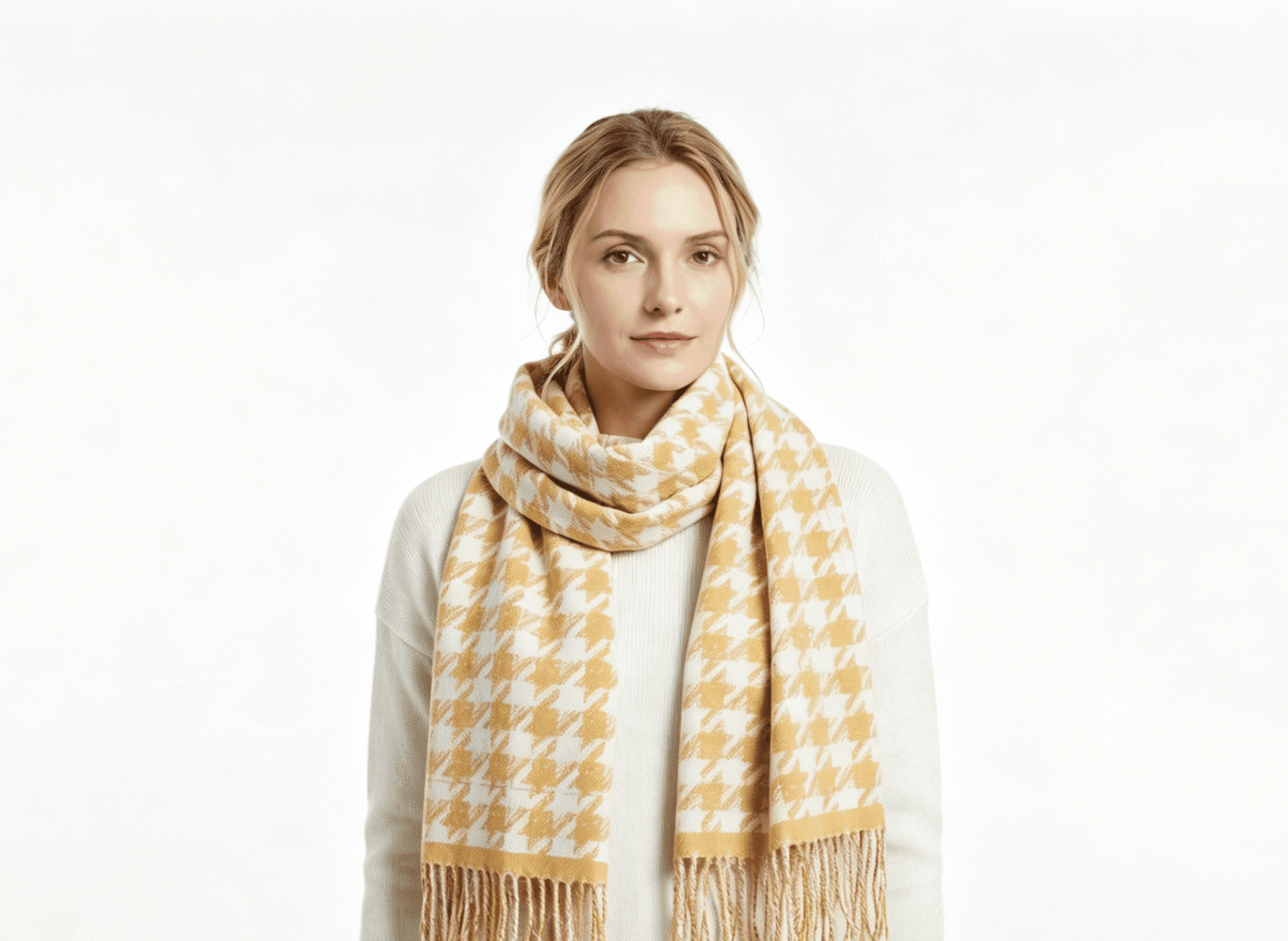 Core-spun two-tone tassel scarf - model showcase