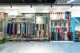 2025 Winter Scarf Trends: What Buyers Need to Know