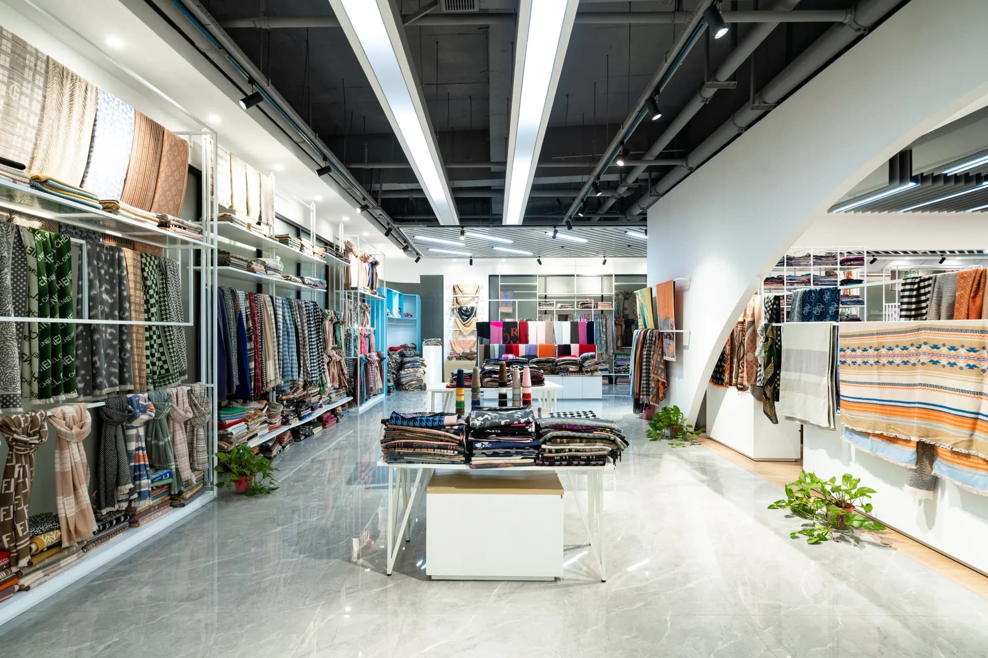 Fengyue showroom overview