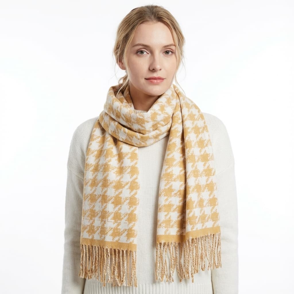 Core-spun two-tone tassel scarf - model showcase