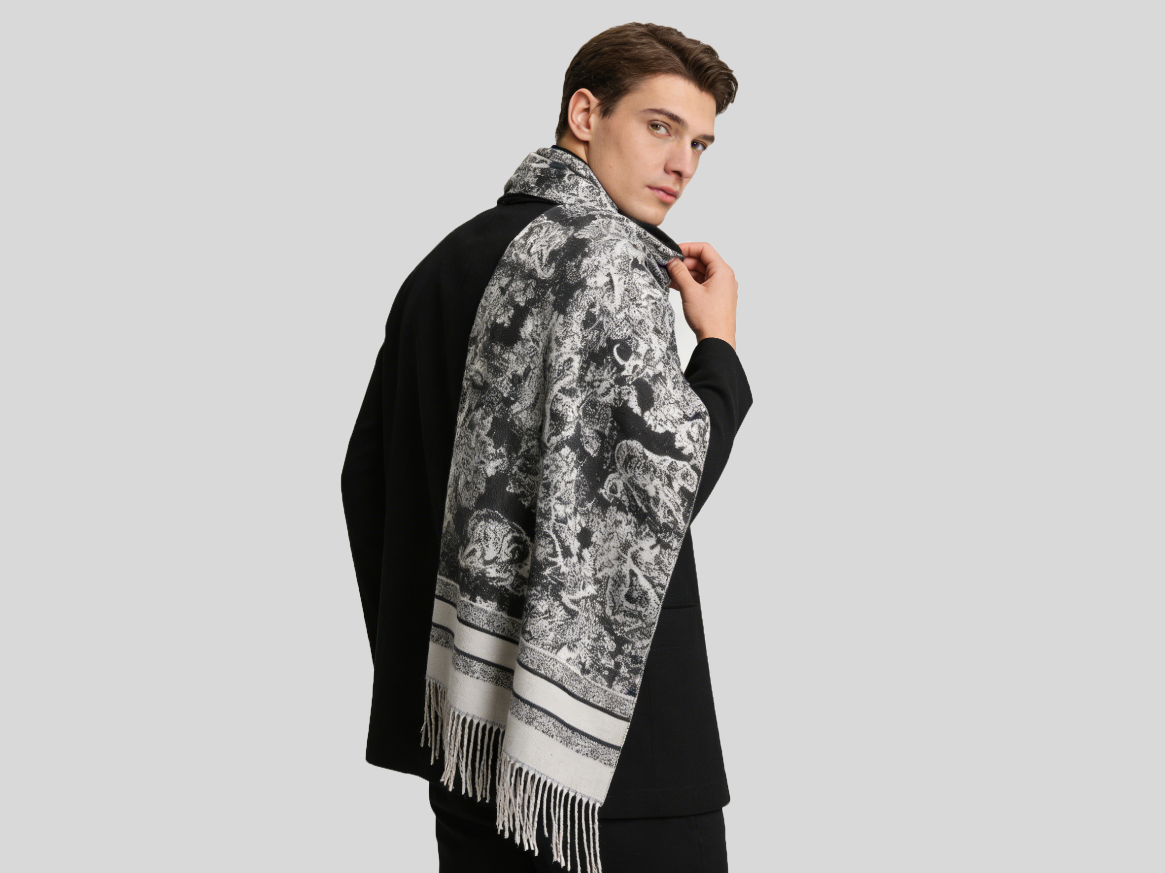 Core-Spun Yarn Brushed Jacquard Scarf with Solid Tassels (65×180cm